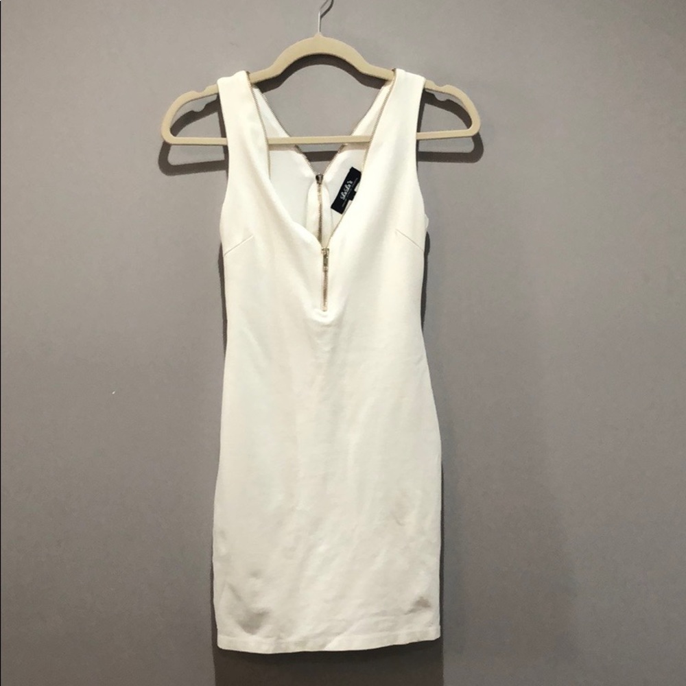 Lulu’s Zip V Dress